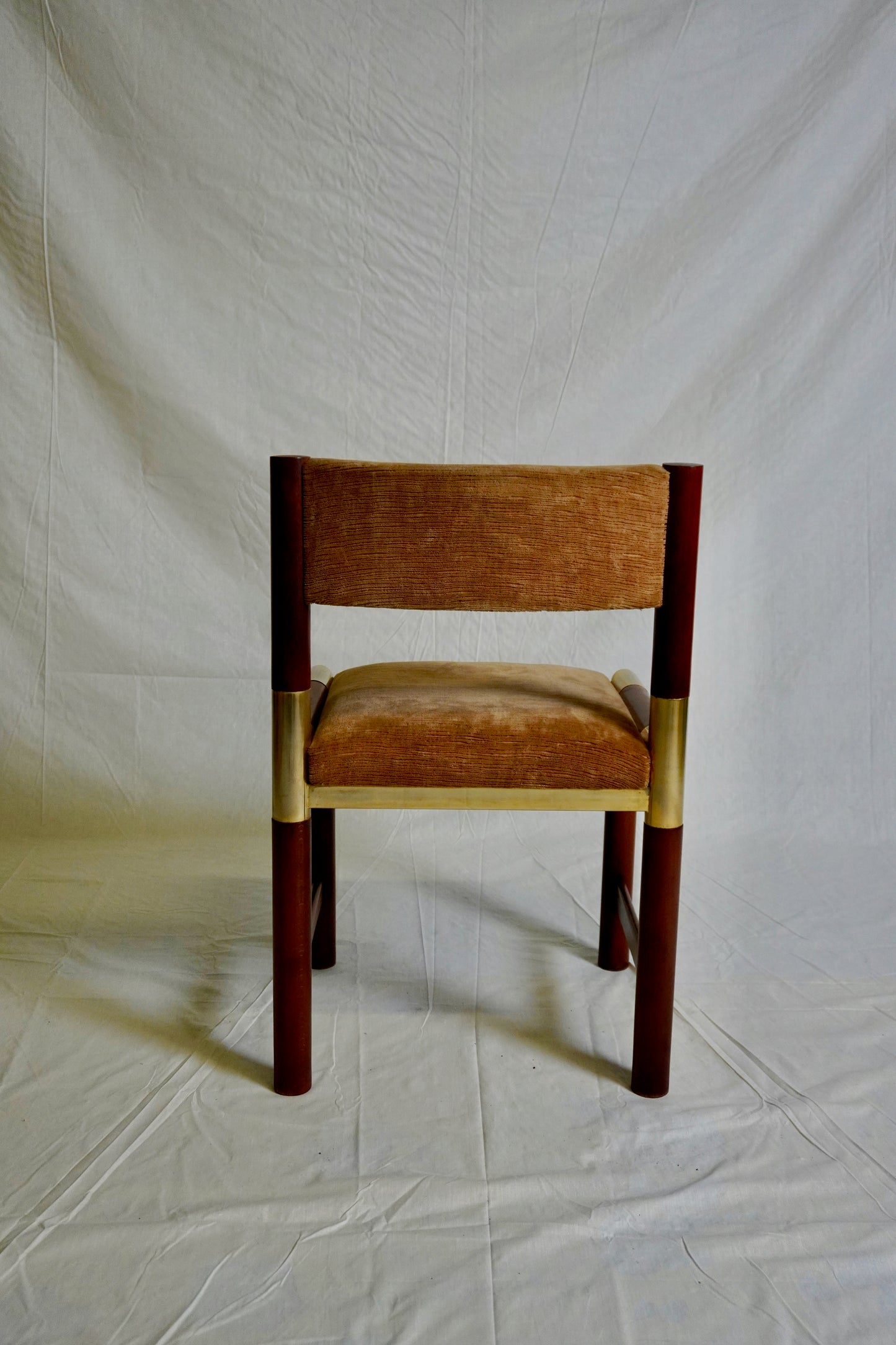 Stühle aus Mahagoni und Messing von Pierre Jolliet ⎜ 1970er