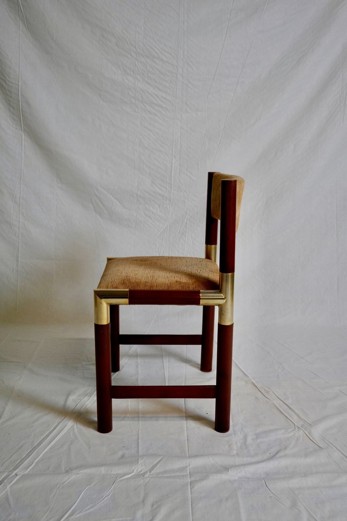 Stühle aus Mahagoni und Messing von Pierre Jolliet ⎜ 1970er