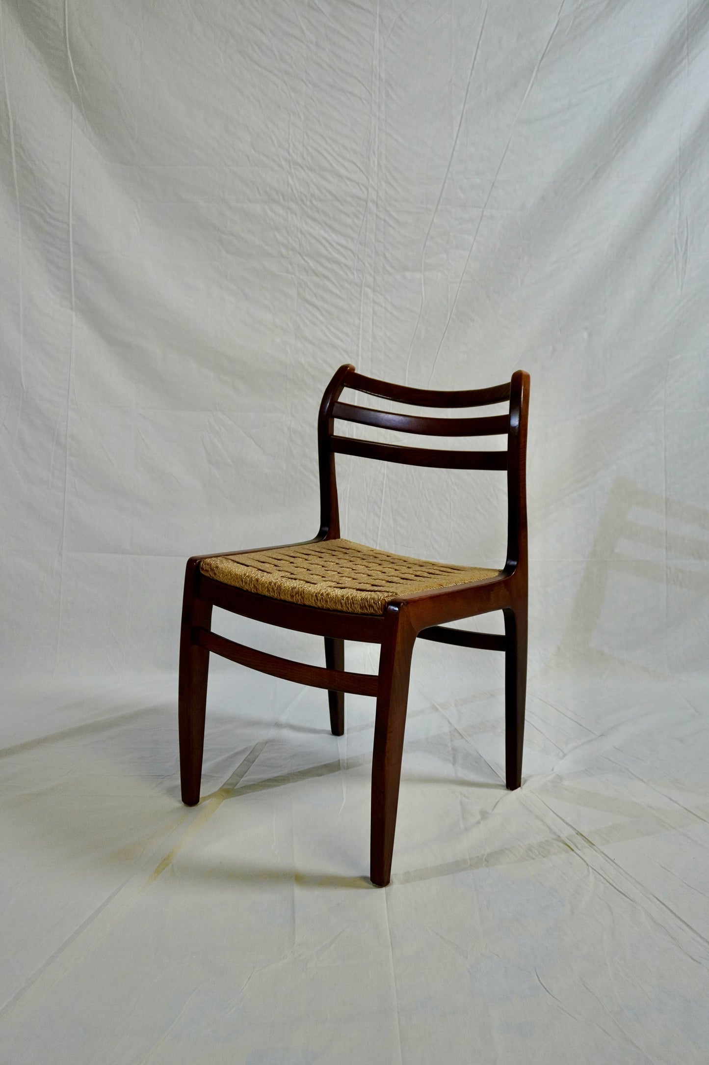 Chaise scandinave dans le gout de Niels Otto MØLLER structure en teck massif ⎜ années 1960