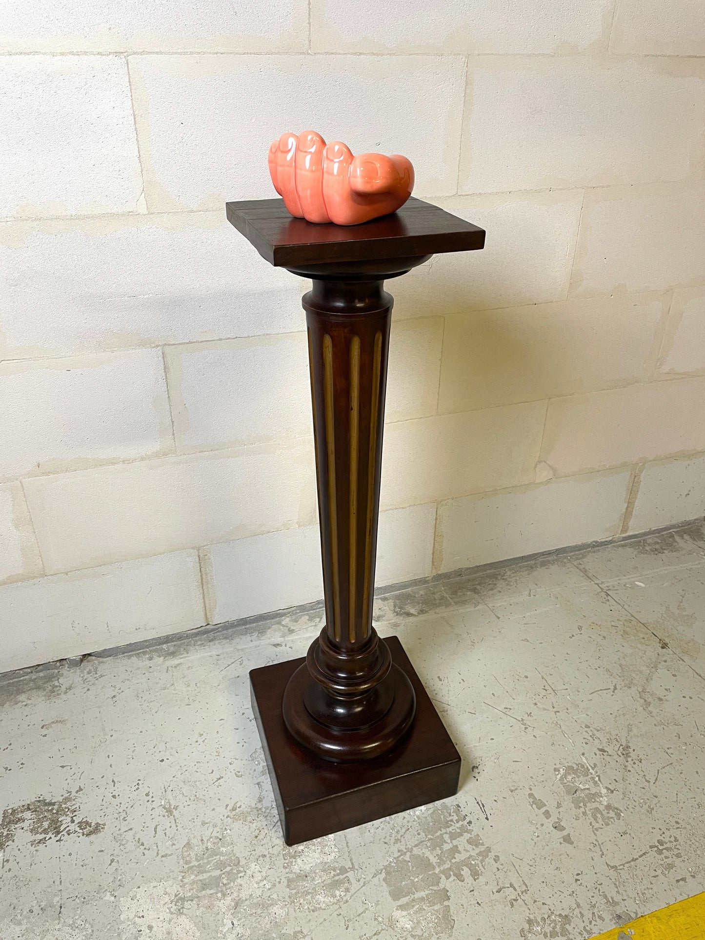 Colonne Sellette en Bois Sculpté Noirci Néo-Classique, de Base Carré, Fût conique à cannelures dorées ⎜ Époque Fin XIXeme