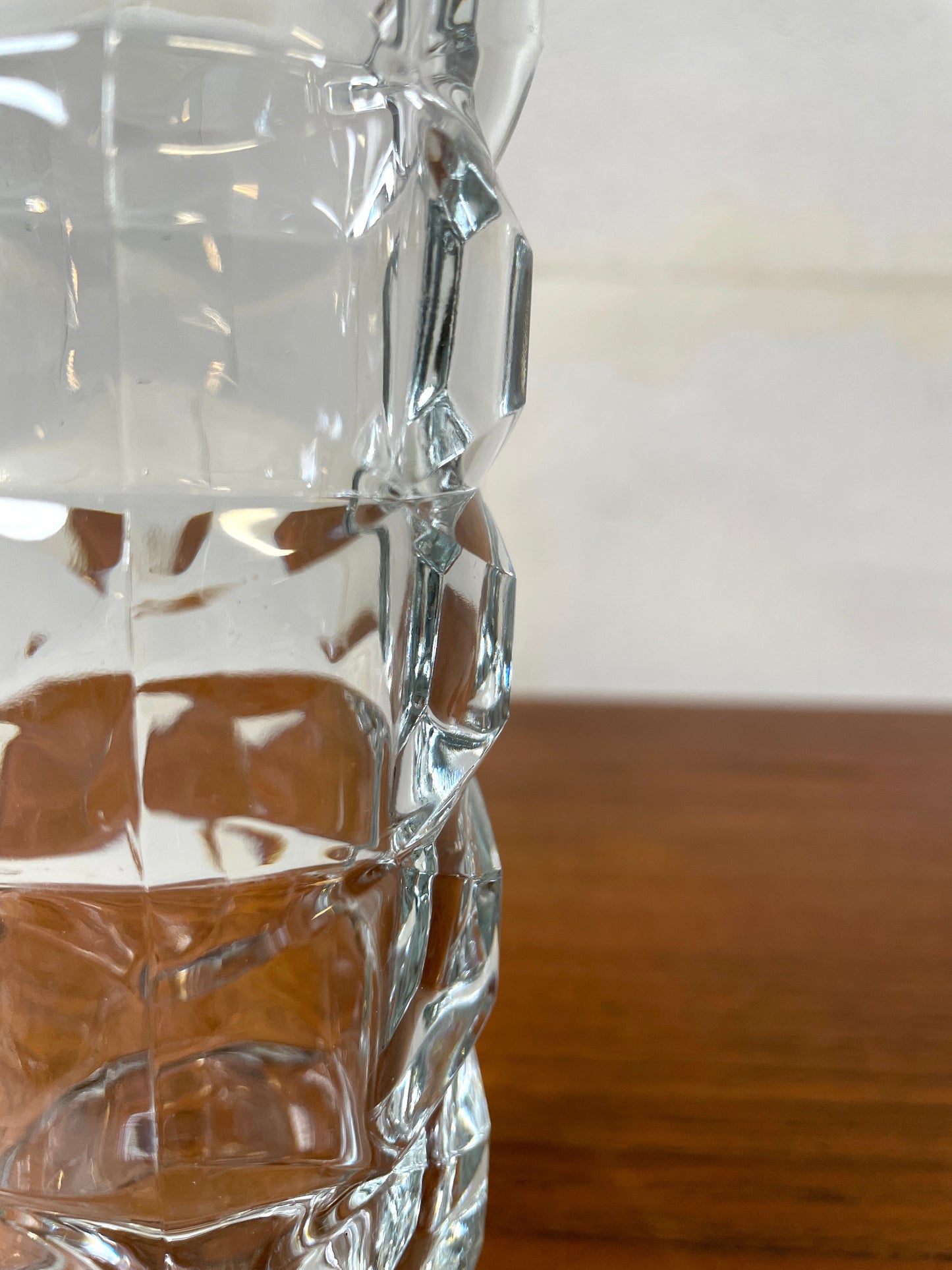 Vase 3 pans de Space-Age JG Durand pour LUMINARC ⎜ années 1970