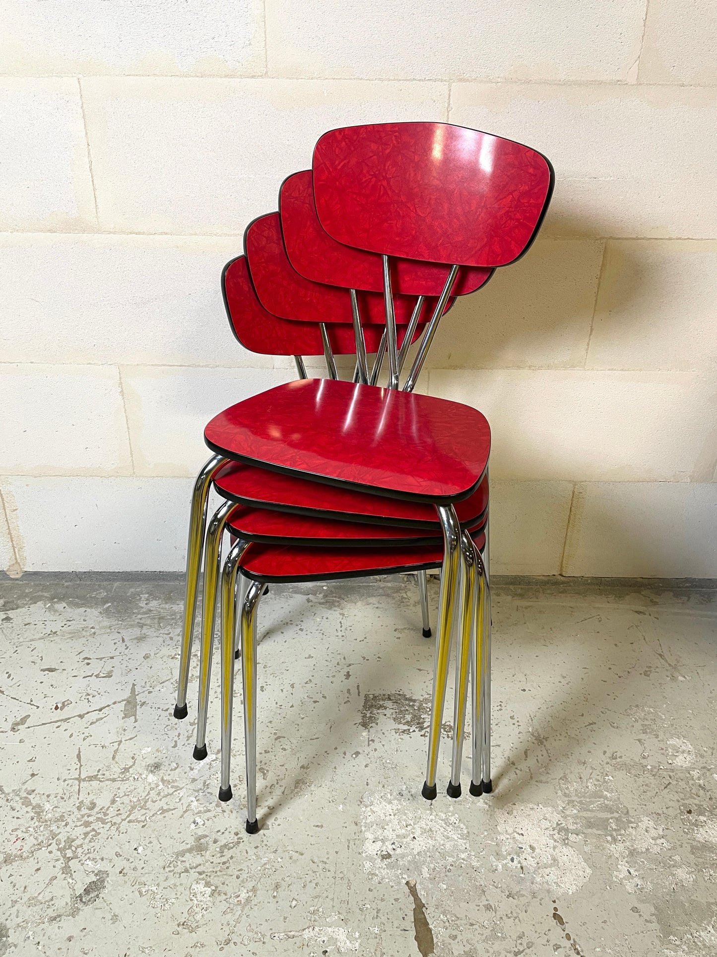 Rare Ensemble 4 Chaises et Table NOVALUX Courtrai "formica rouge marbré" pieds compas chrome ⎜ années 1960
