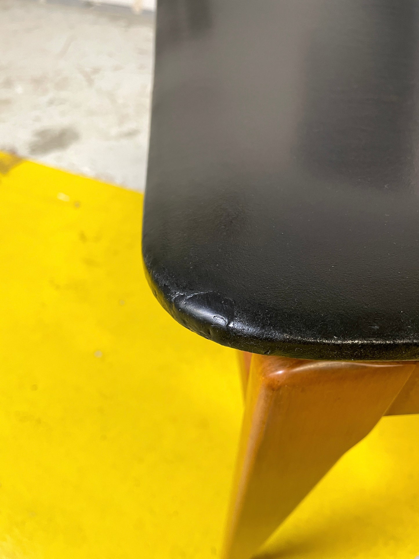 Lot de 6 Chaises Style Scandinave en Skaï Noir et Teck ⎜ Années 1960