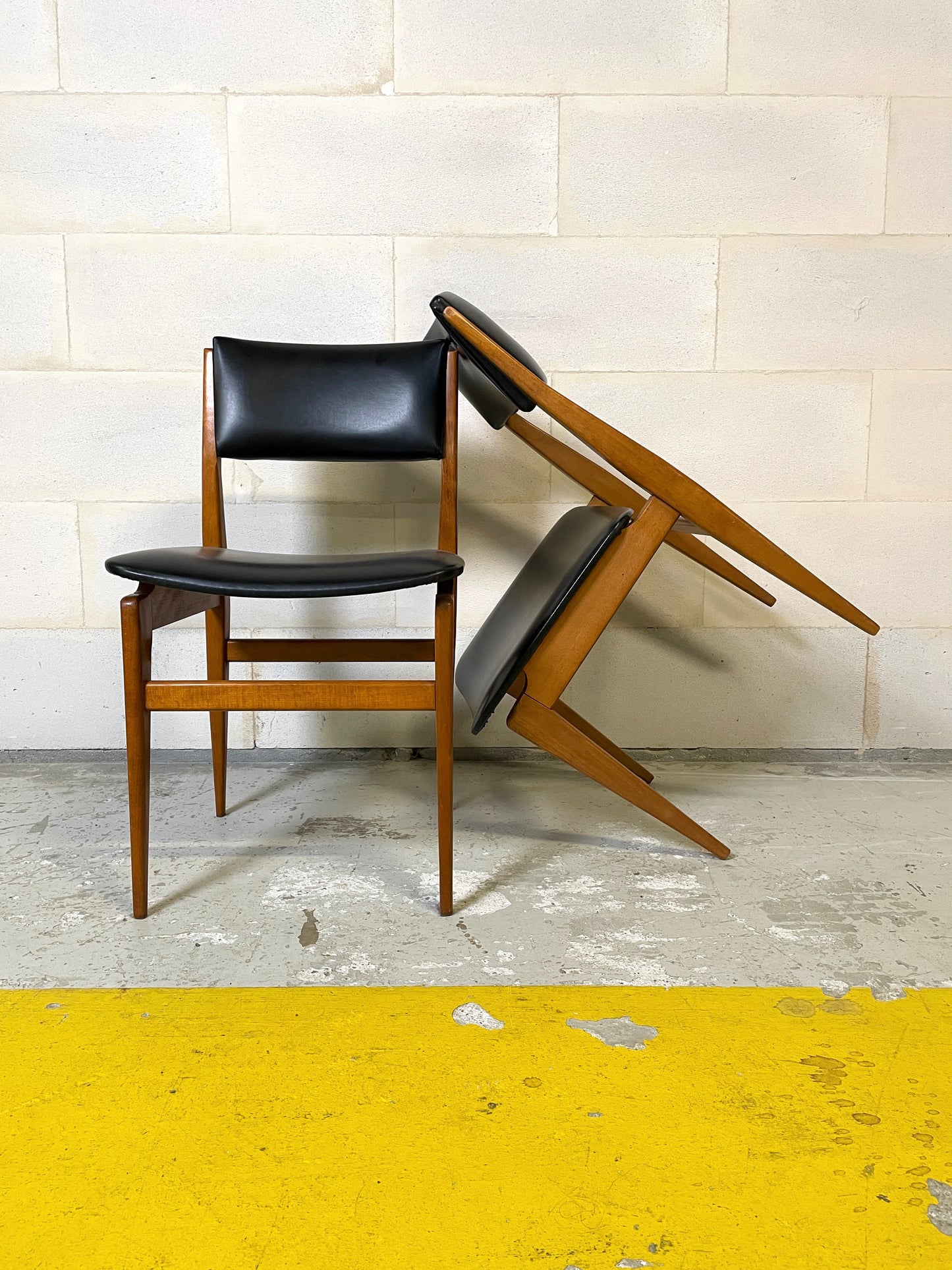 Lot de 6 Chaises Style Scandinave en Skaï Noir et Teck ⎜ Années 1960
