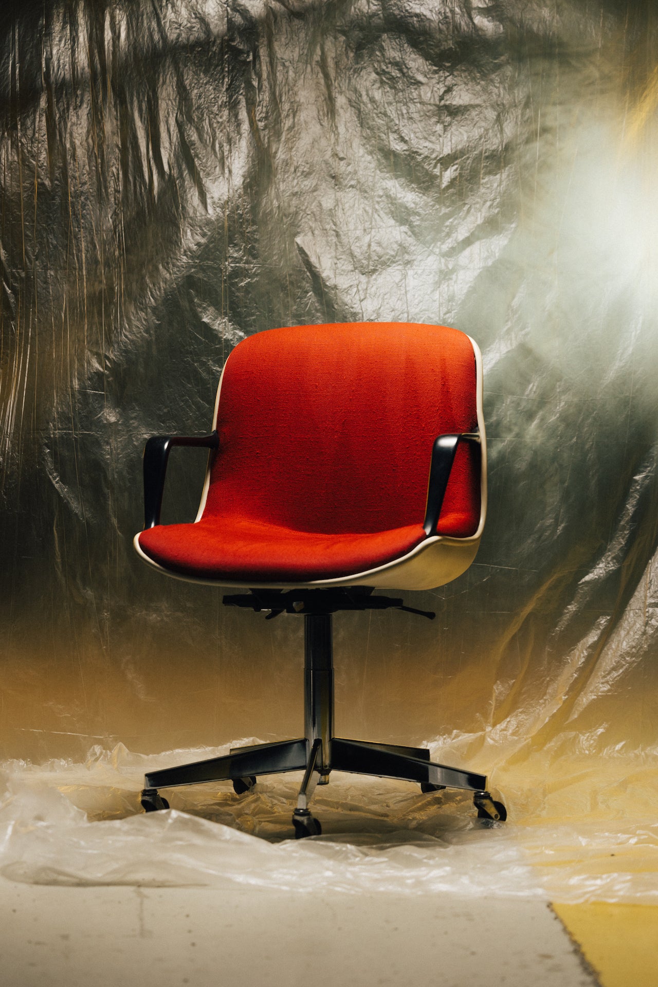 Fauteuil Steelcase x Strafor tissu rouge et réglable ⎜ années 70