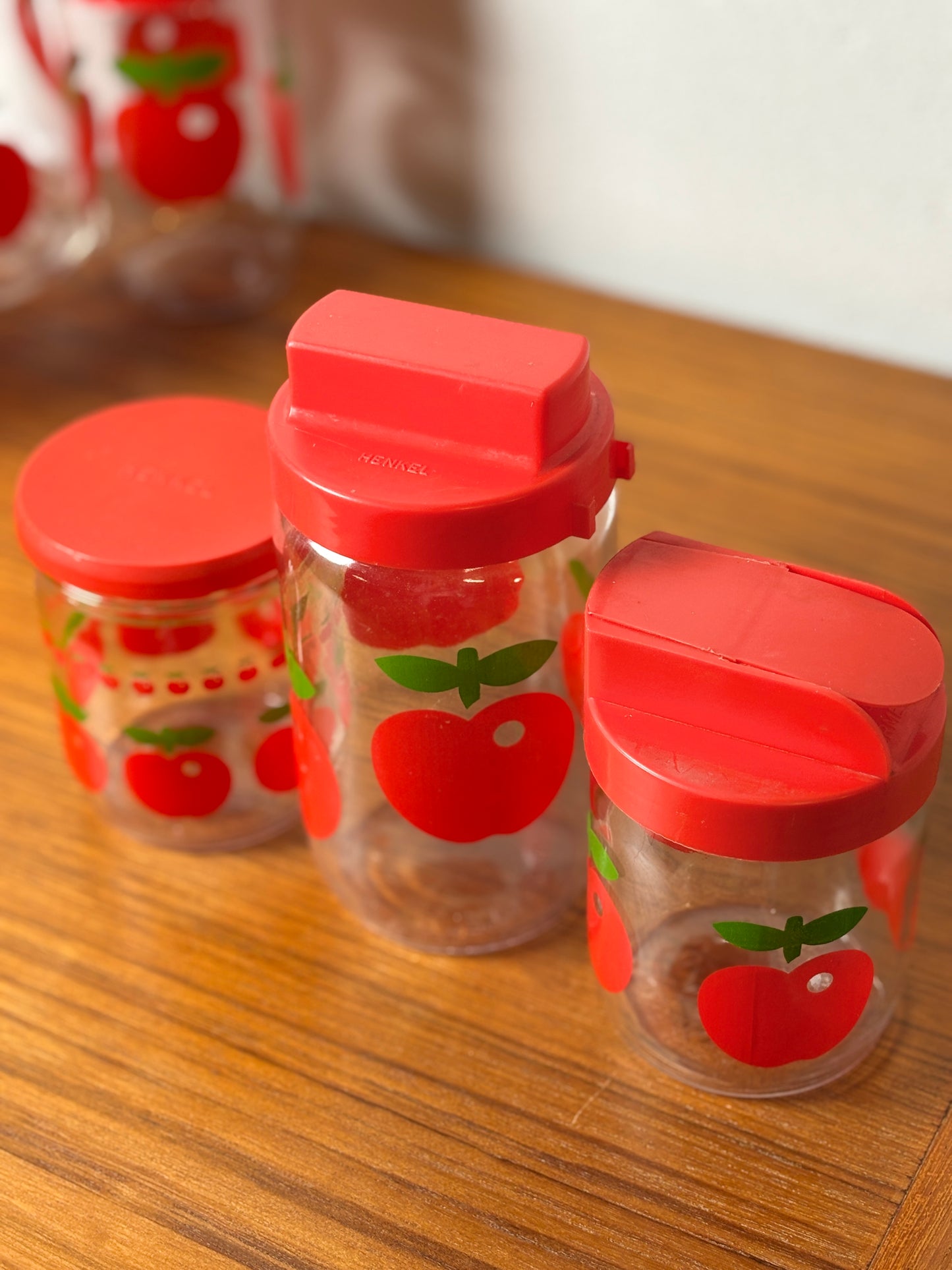 Lot motif pommes rouges Henkel I Années 70