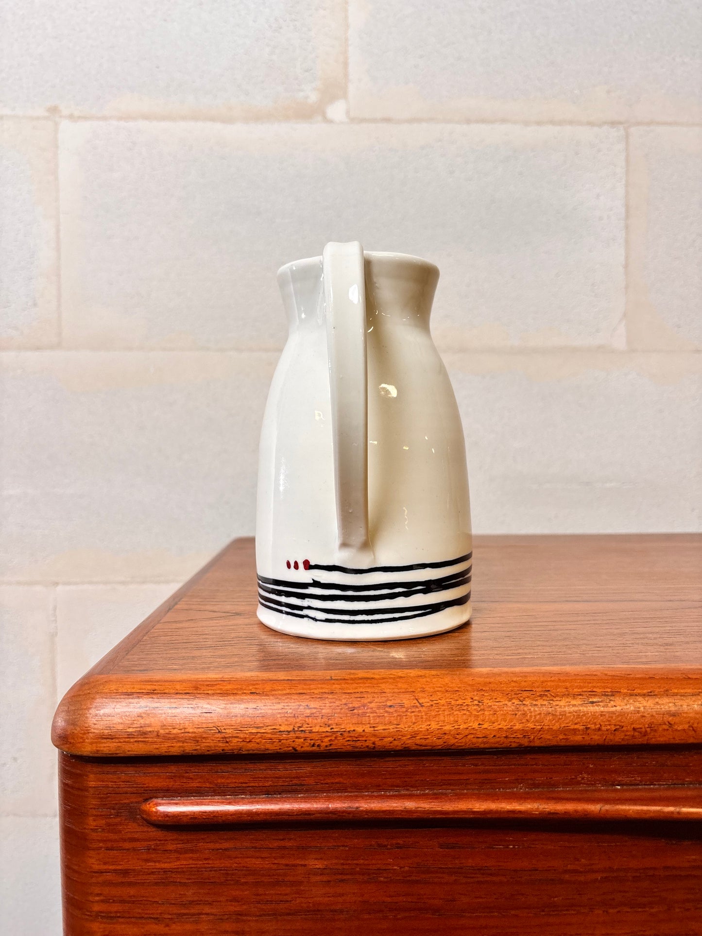 Pichet en porcelaine artisanale, Laurence Thomas