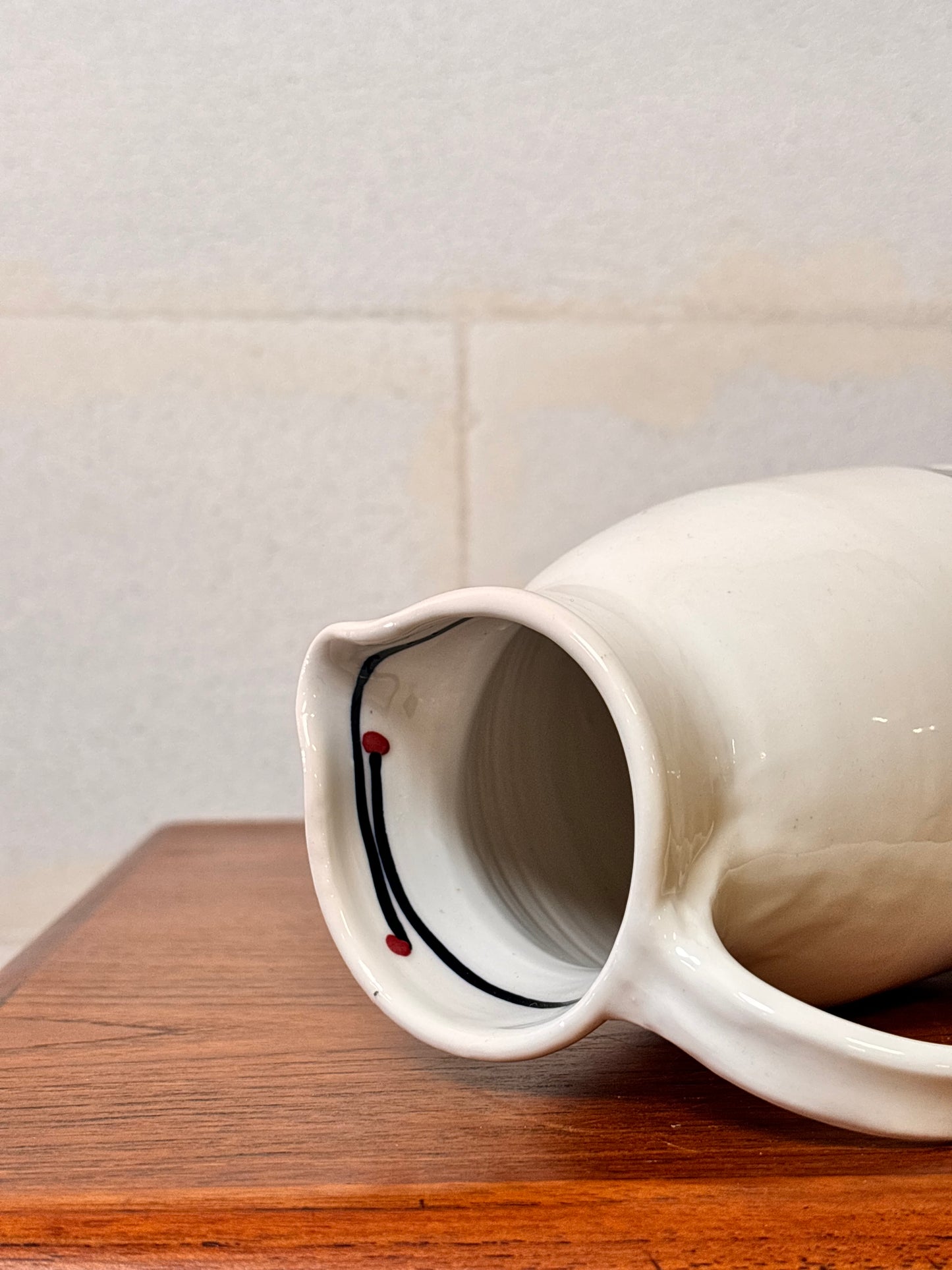 Pichet en porcelaine artisanale, Laurence Thomas