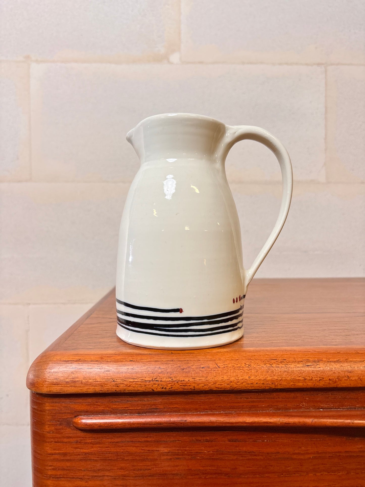 Pichet en porcelaine artisanale, Laurence Thomas