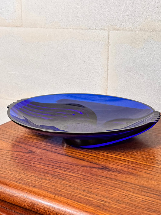 Grand Plat en Verre Moulé Bleu Cobalt – Arcoroc France ⎜ Style Art Déco ⎜ Années 1970