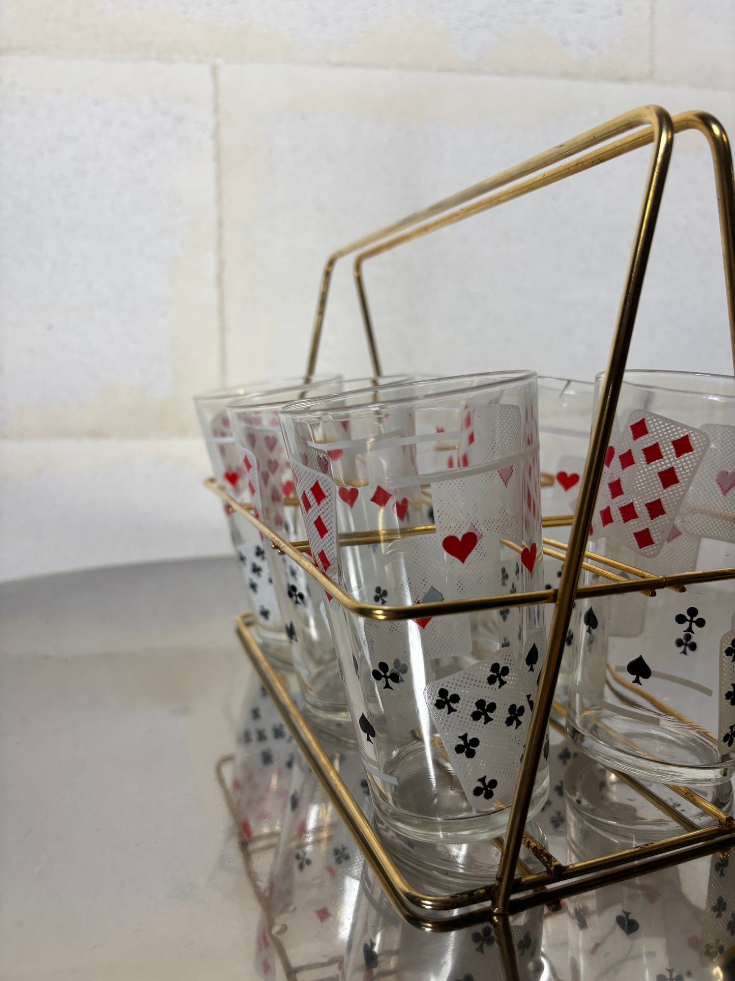 Lot de 6 verres tumbler motif jeu de cartes avec panier doré à l’or fin I Années 1970