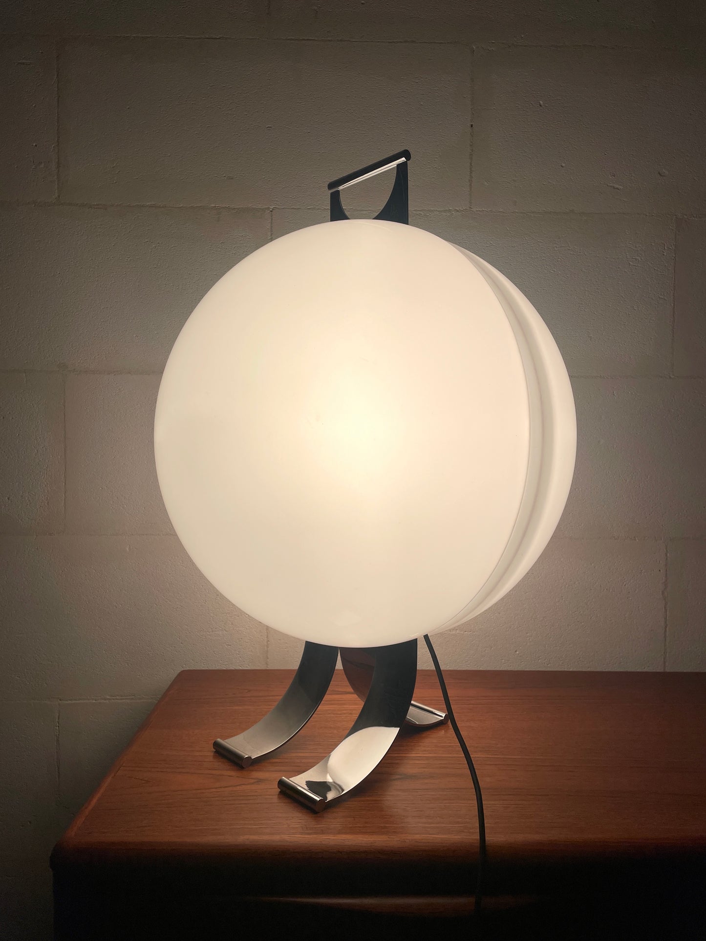 Lampe de table Modèle Sfera par Cuccuru Beni pour ECOLIGHT, Italie ⎜ années 1970