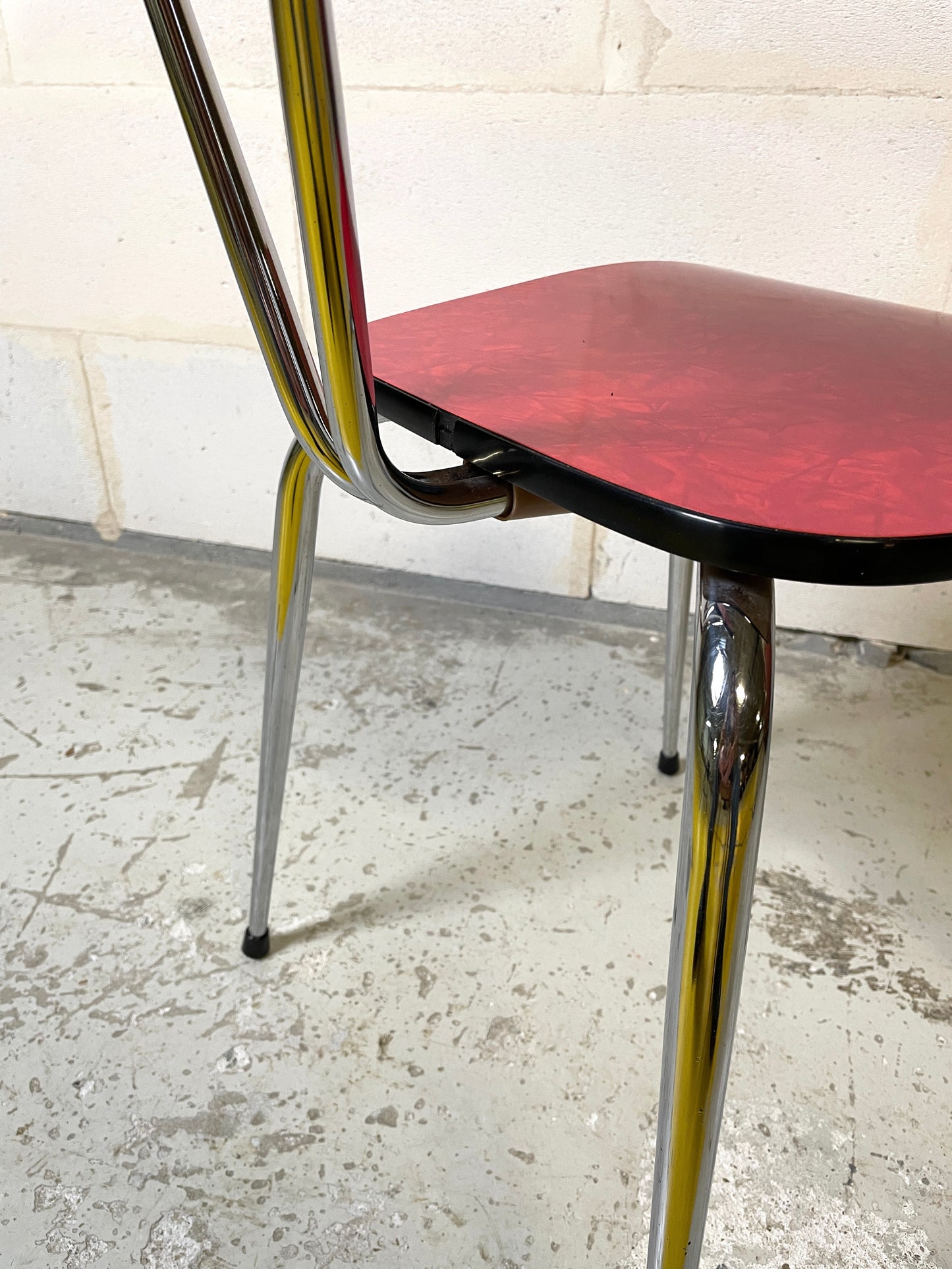 Lot rare 4 Chaises "formica" rouge de la marque NOVALUX Kortrijk Courtrai ⎜ années 1970