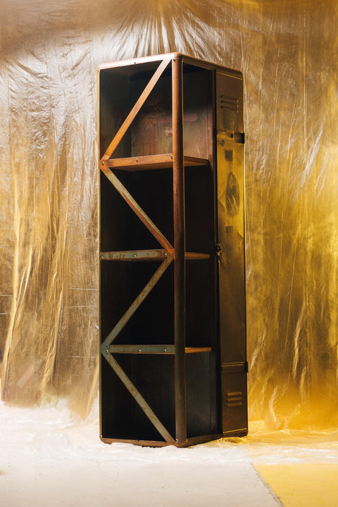 Armoire industriel métal 2 pans(un ouvert et l'autre fermé), année 50, angles arrondis - Bunhome