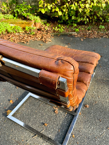 Chaise longue PIB Paris en cuir patiné et acier chromé, années 1990-2000