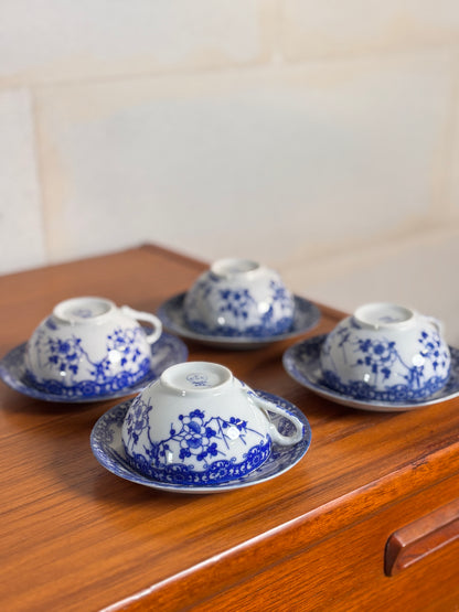 Lot de 9 Tasses et soucoupes + 3 soucoupes  et 1 petite assiette porcelaine japonaise