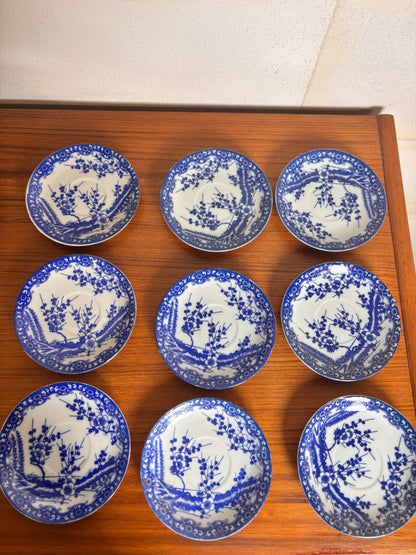 Lot de 9 Tasses et soucoupes + 3 soucoupes  et 1 petite assiette porcelaine japonaise