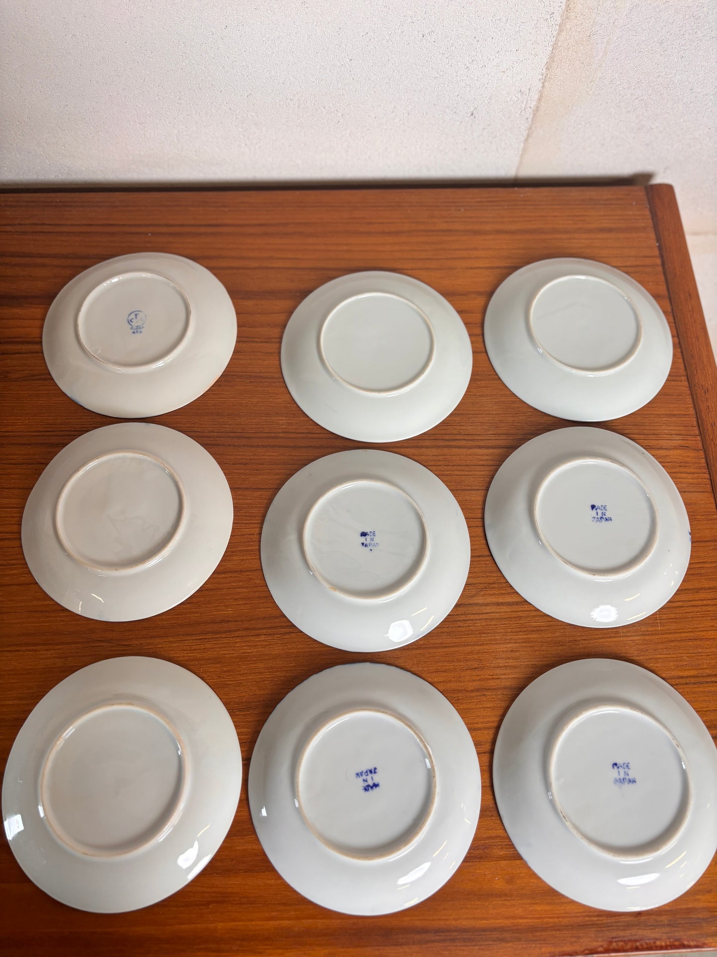 Lot de 9 Tasses et soucoupes + 3 soucoupes  et 1 petite assiette porcelaine japonaise