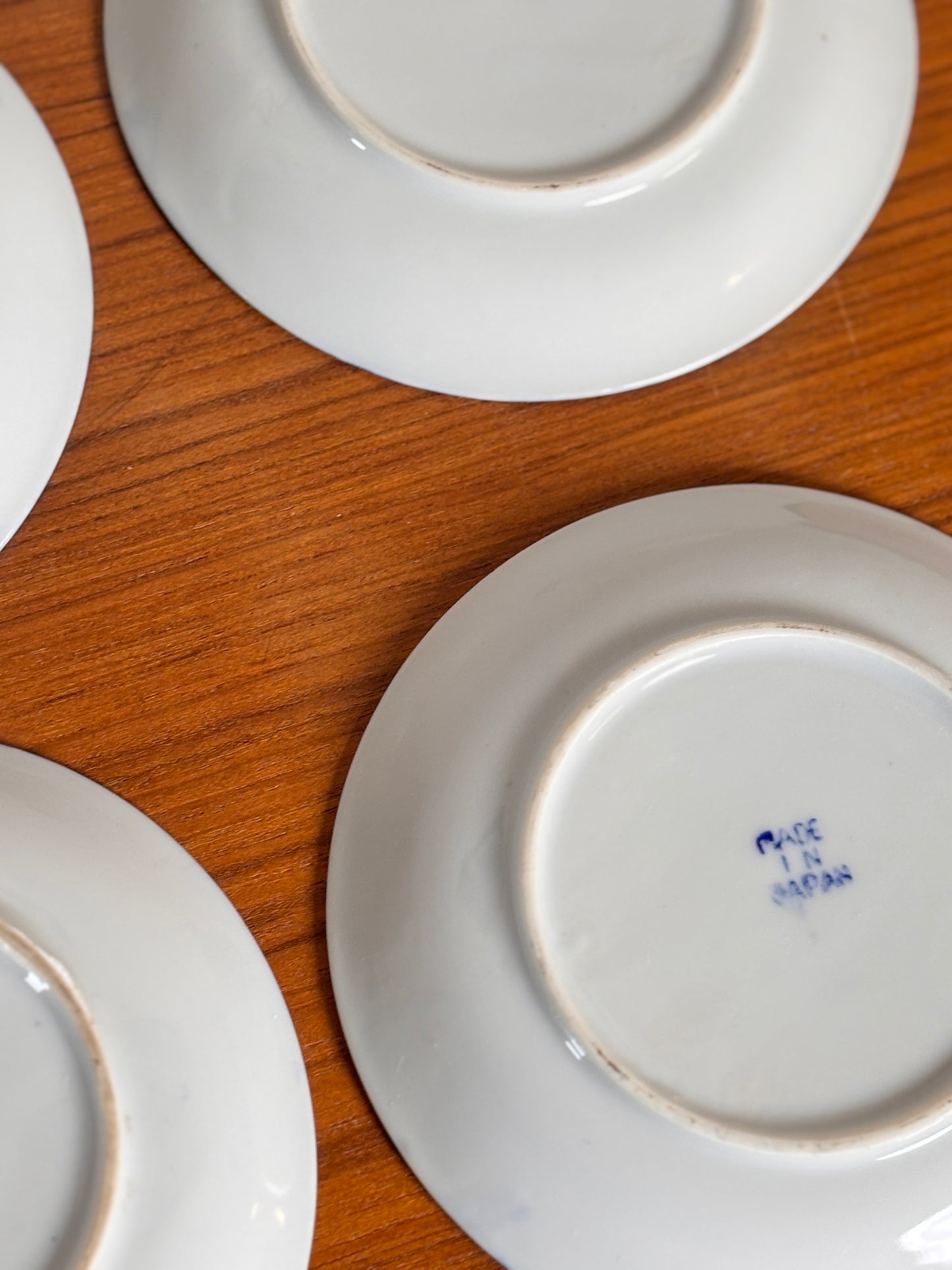 Lot de 9 Tasses et soucoupes + 3 soucoupes  et 1 petite assiette porcelaine japonaise